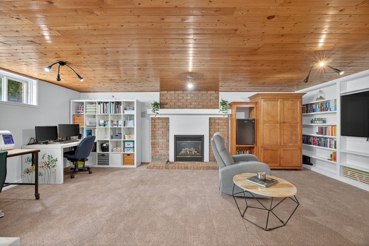 242 East Street, East Gwillimbury