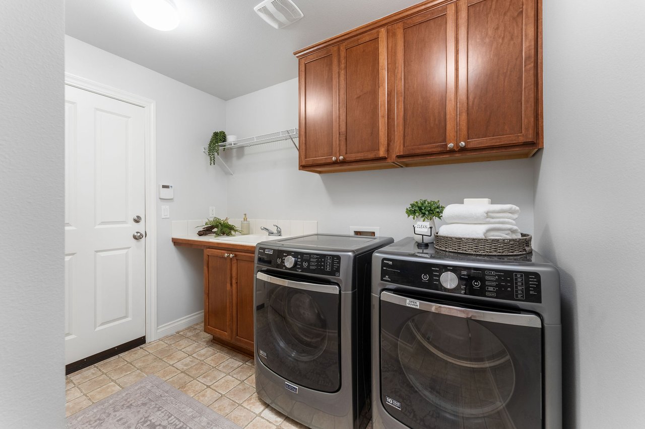 202 Chelan Ct NE
