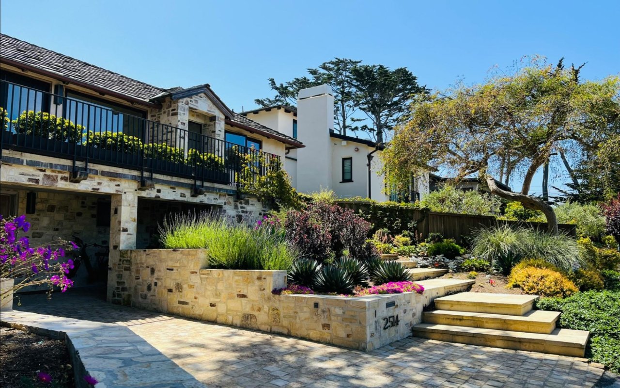 Sherman Oaks vs. Encino: Which Neighborhood Is Right for You? cover