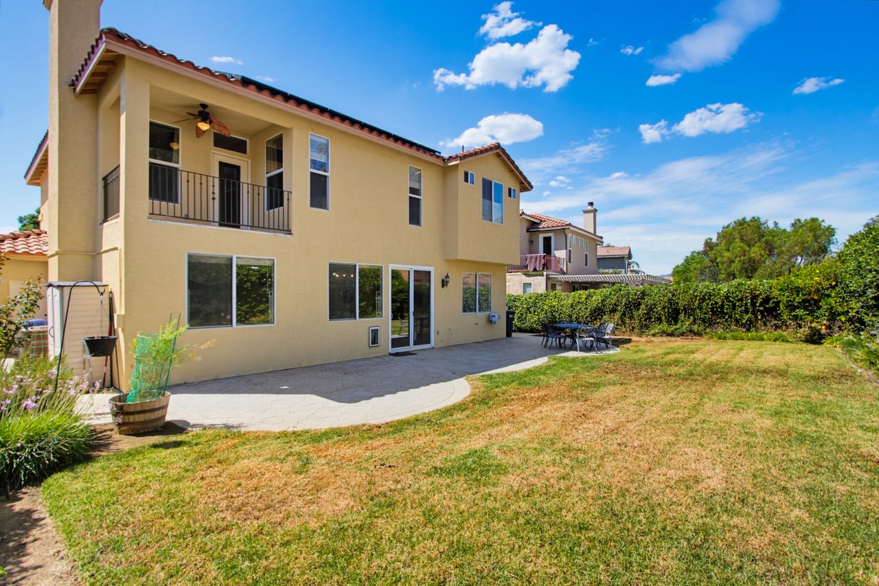 3350 Avocado Vista Ln