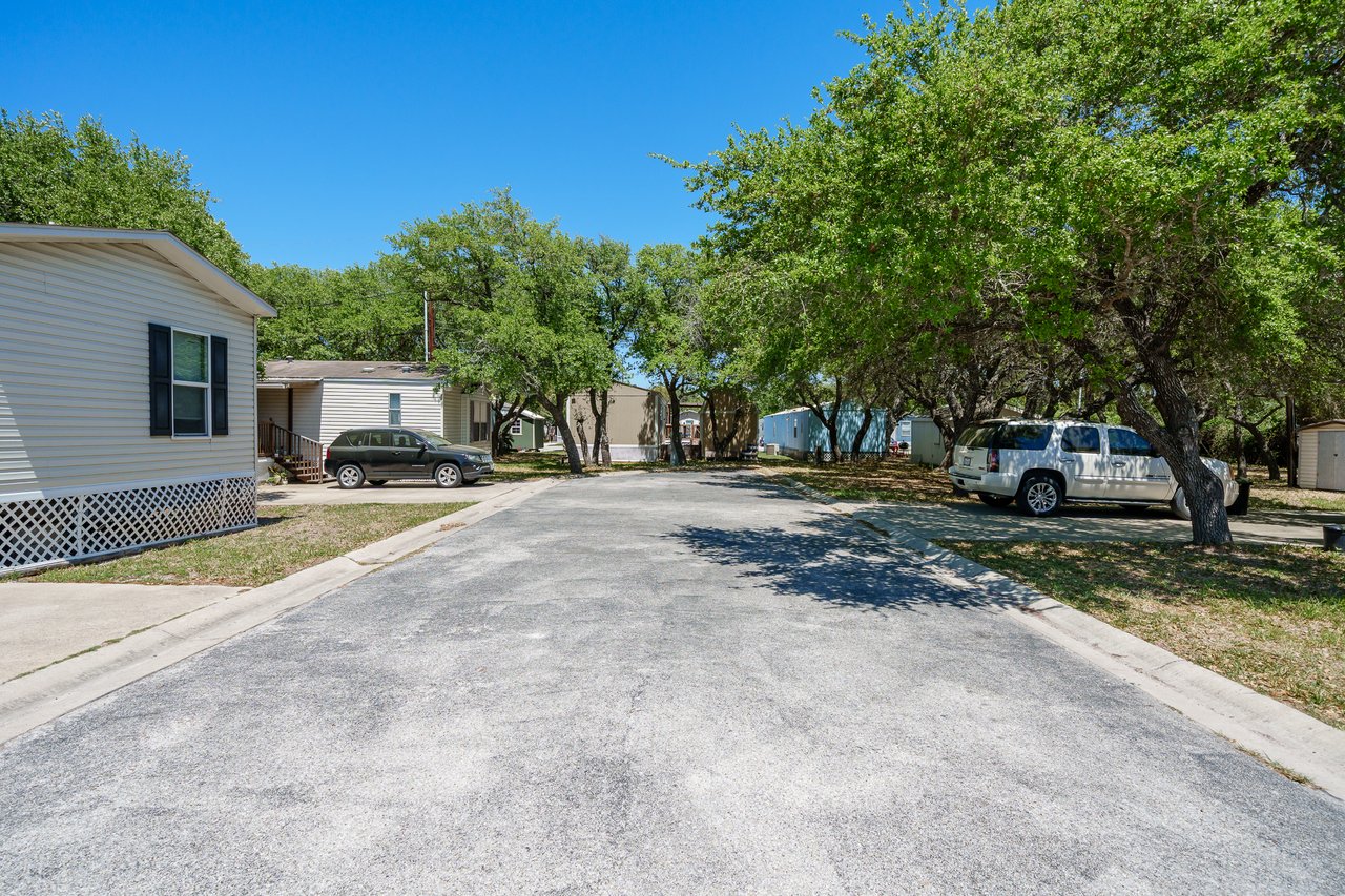 ROADRUNNER MOBILE HOME PARK