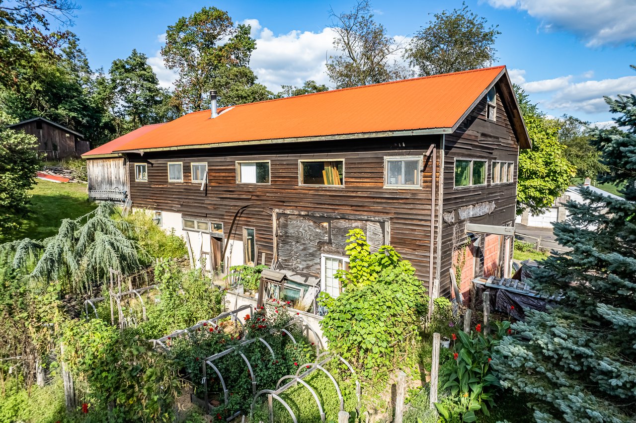 1387 Parkland Road