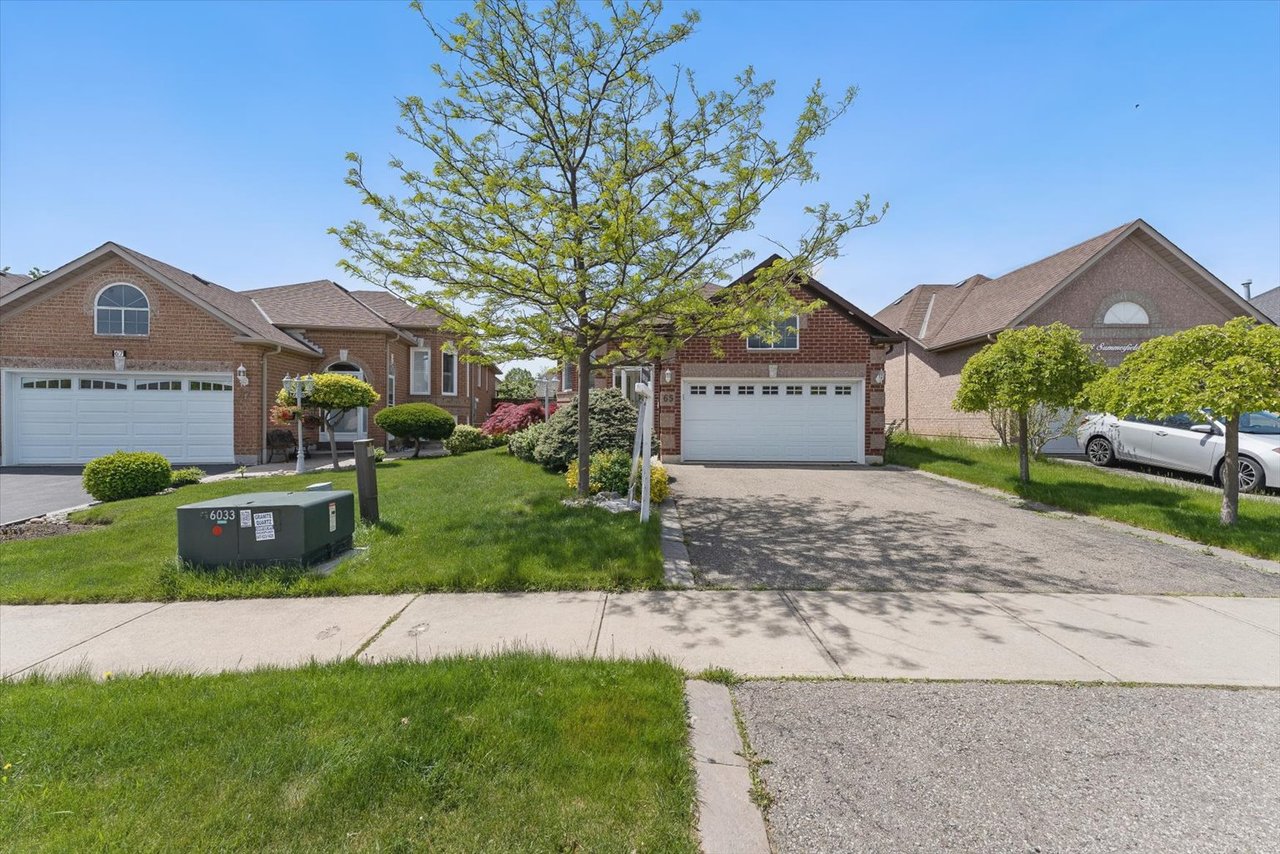 65 Summerfield Crescent