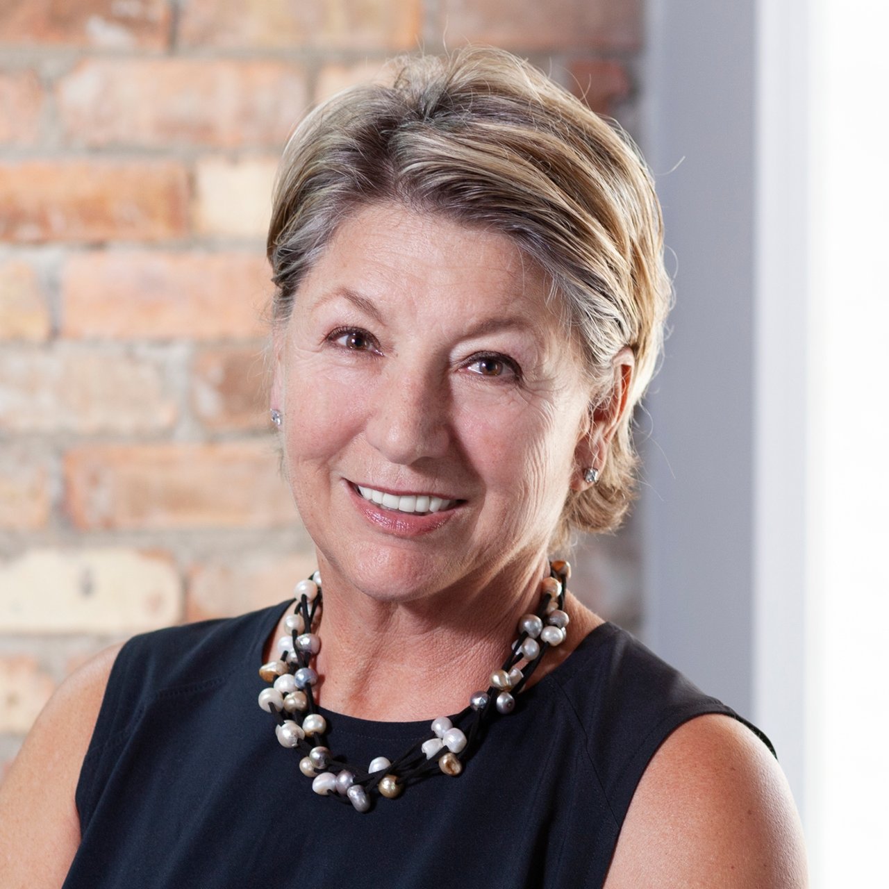 Margie Pierce Downers Grove, IL Real Estate Agent Headshot