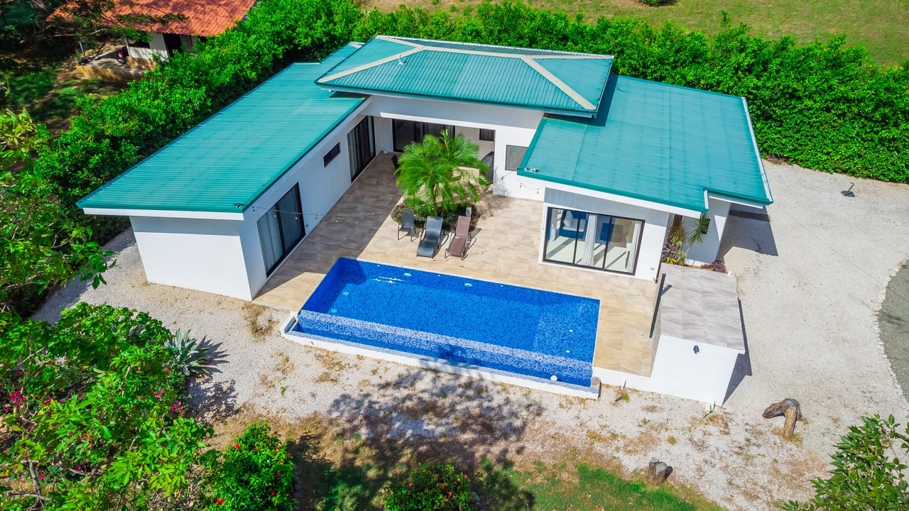 V-Stella Ju | House with Pool and Mixed-Use Land for Sale Near Finca Panamá, Costa Rica