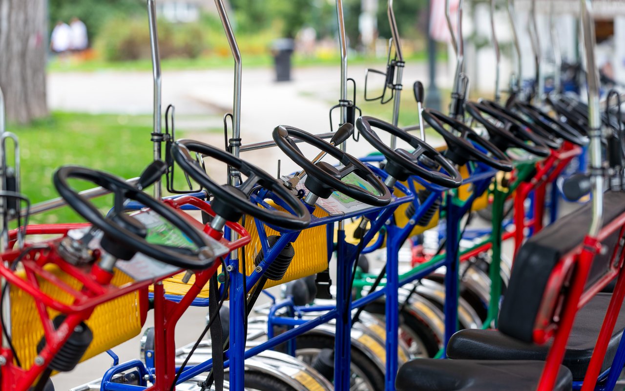 460 S Marion Parkway, 2000