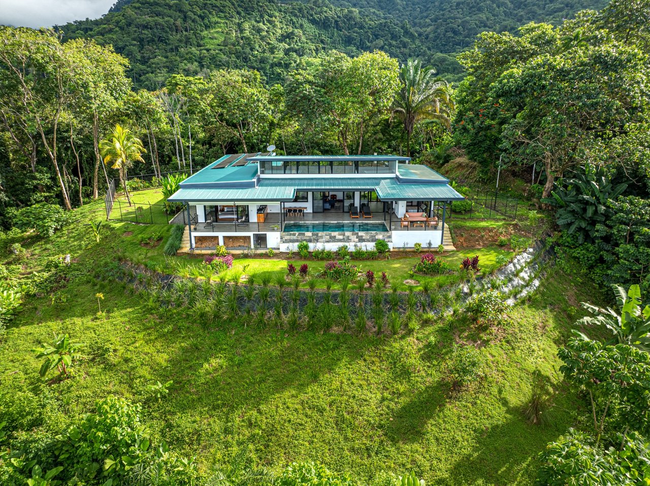 Stunning Off-Grid Modern Home with Spectacular Views and Expansion Potential In Tres Rios