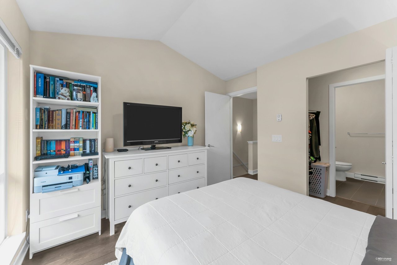 215-2228 162 St