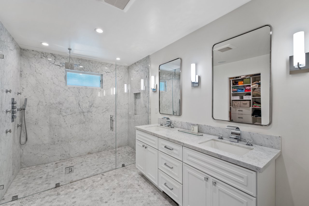 25865 N Mesa