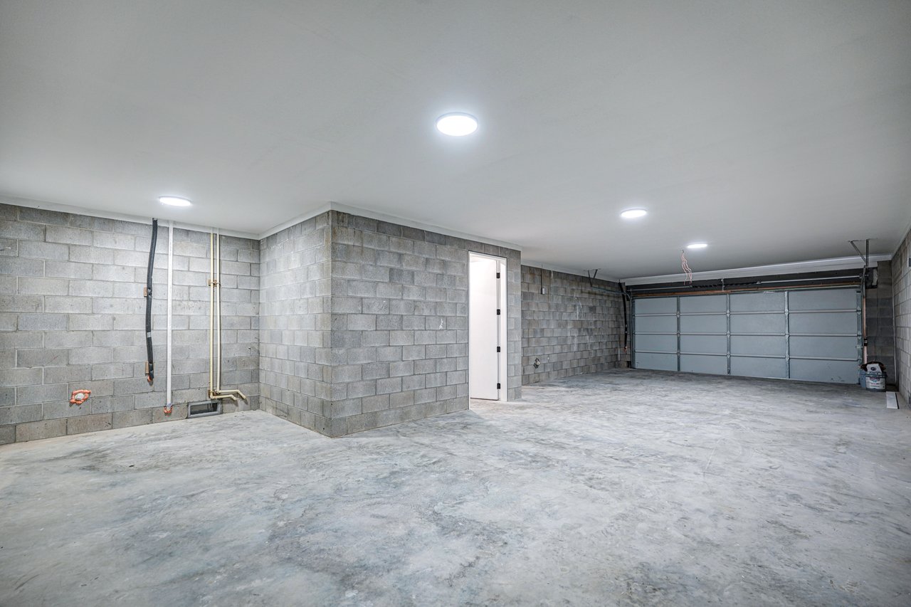 Creekmont home garage