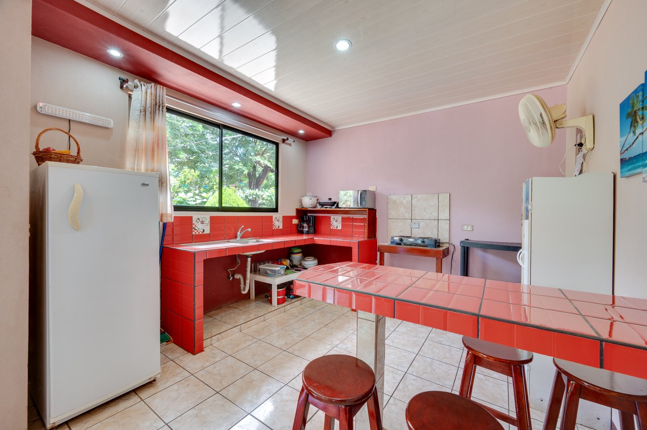 Tamarit House | Spacious Tropical Retreat in Villareal, Costa Rica