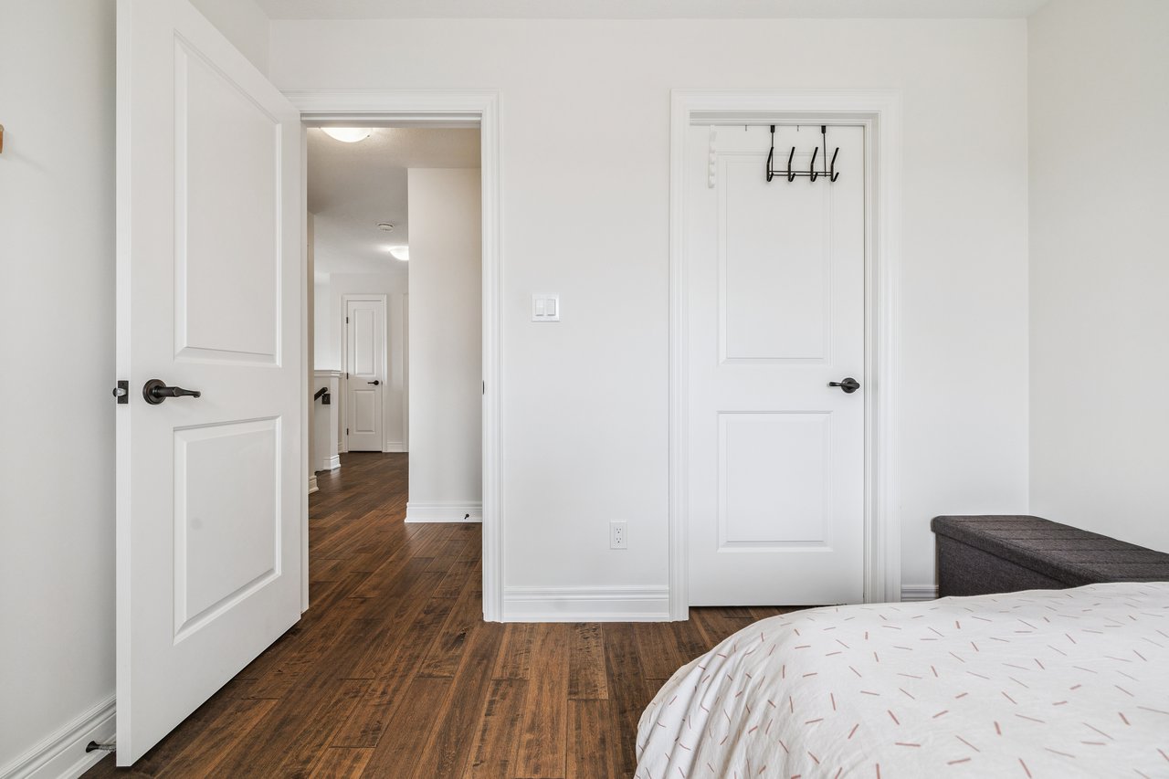 Beautifully updated END-UNIT townhome