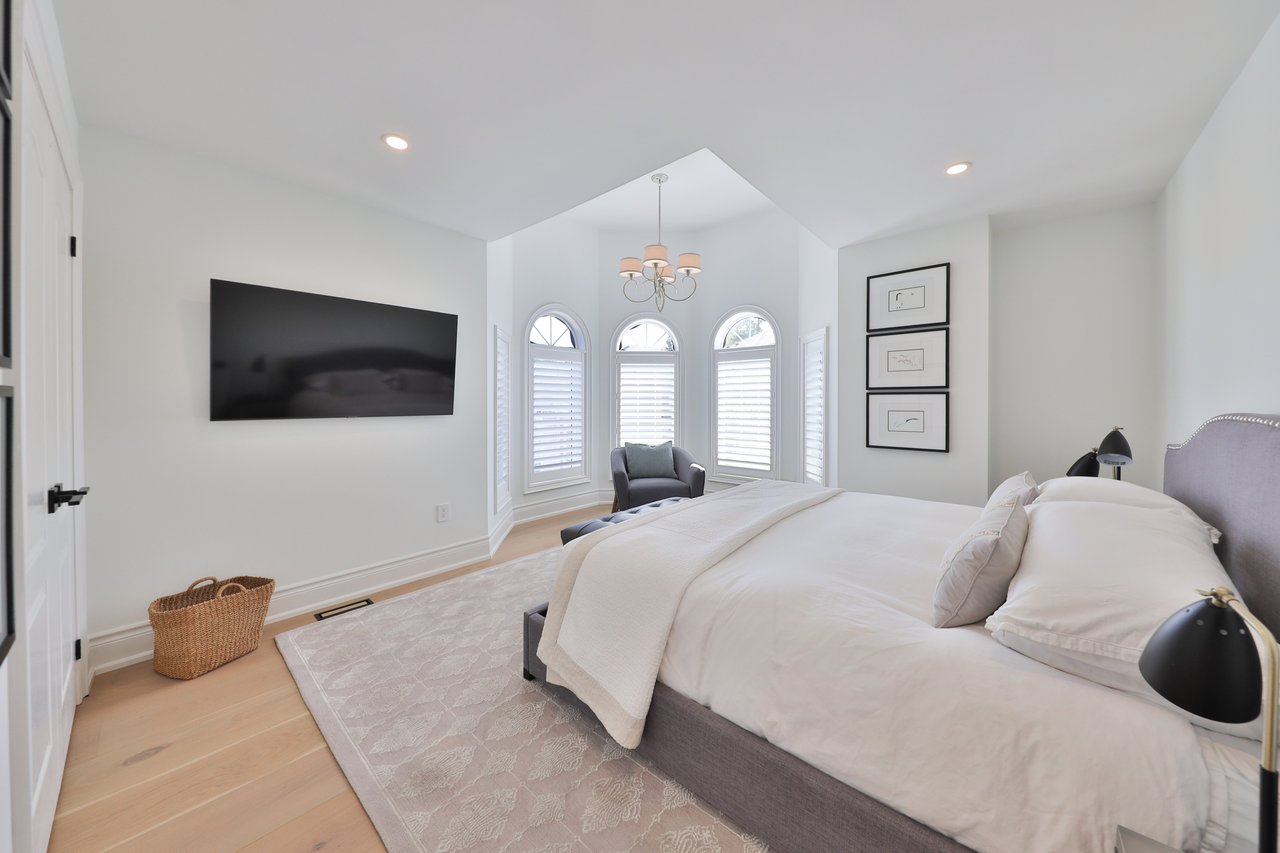 30-2400 Neyagawa Boulevard, Oakville