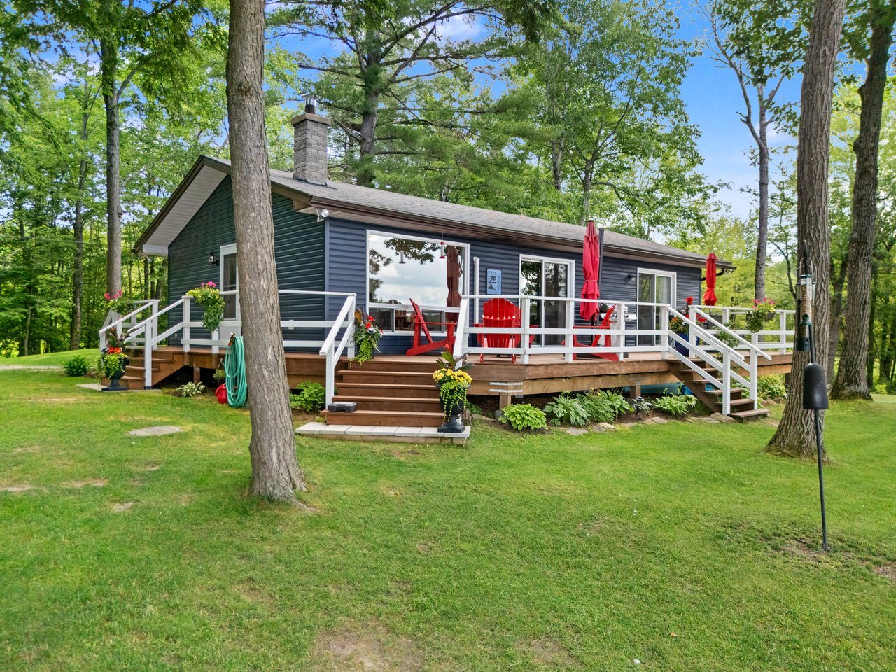 834 Eastshore Rd, Gibson Lake | $1,099,000