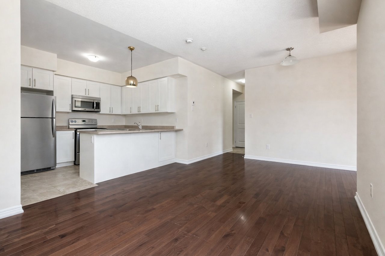 2 bedroom stacked townhouse in Oakville's Uptown Core