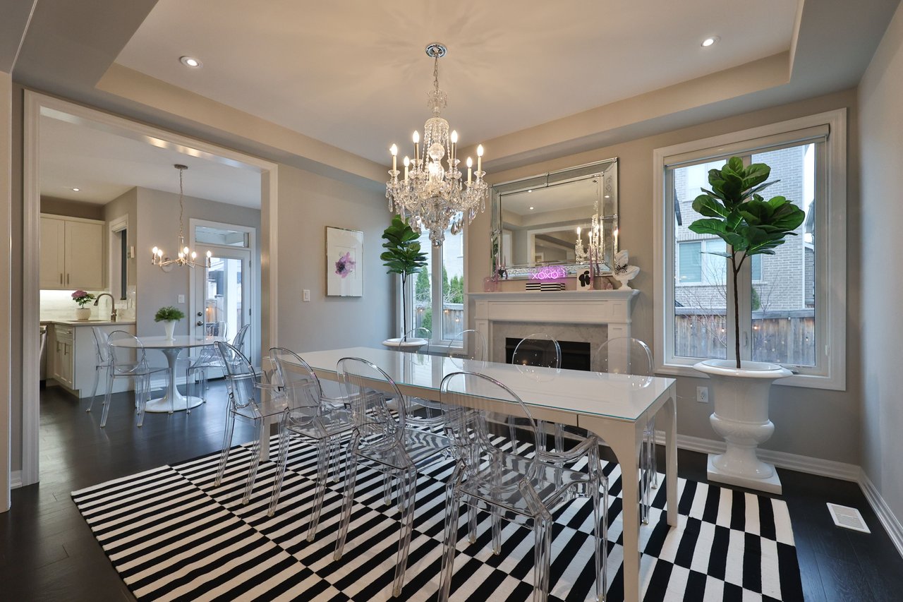 3205 Violet Gardens, Oakville