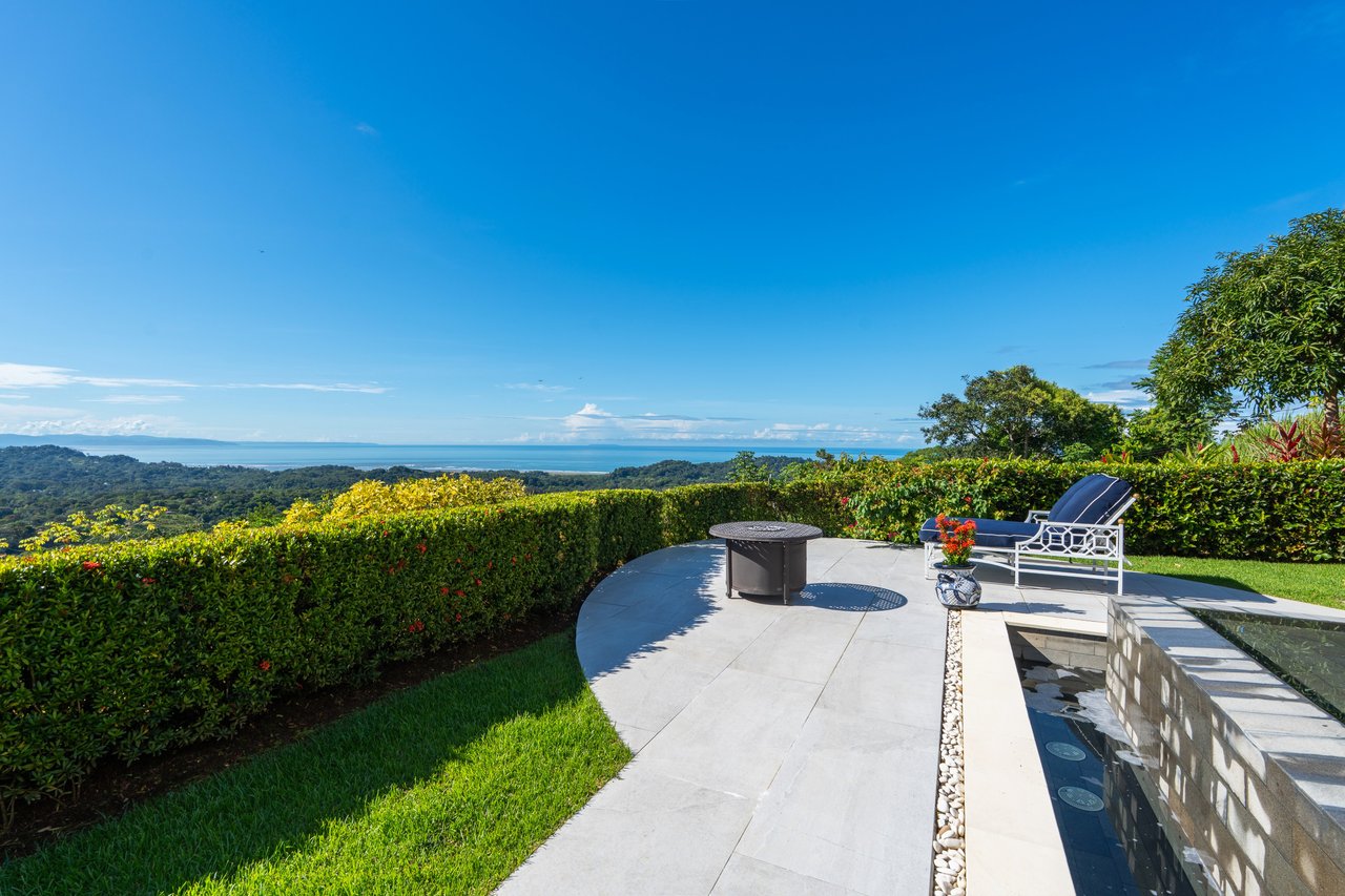 Blue Horizon – luxury ocean-view home in Ojochal, Costa Rica