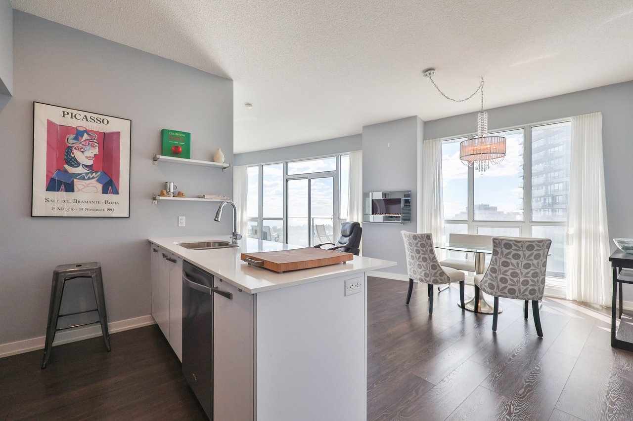 2212 Lake Shore Boulevard W 1803