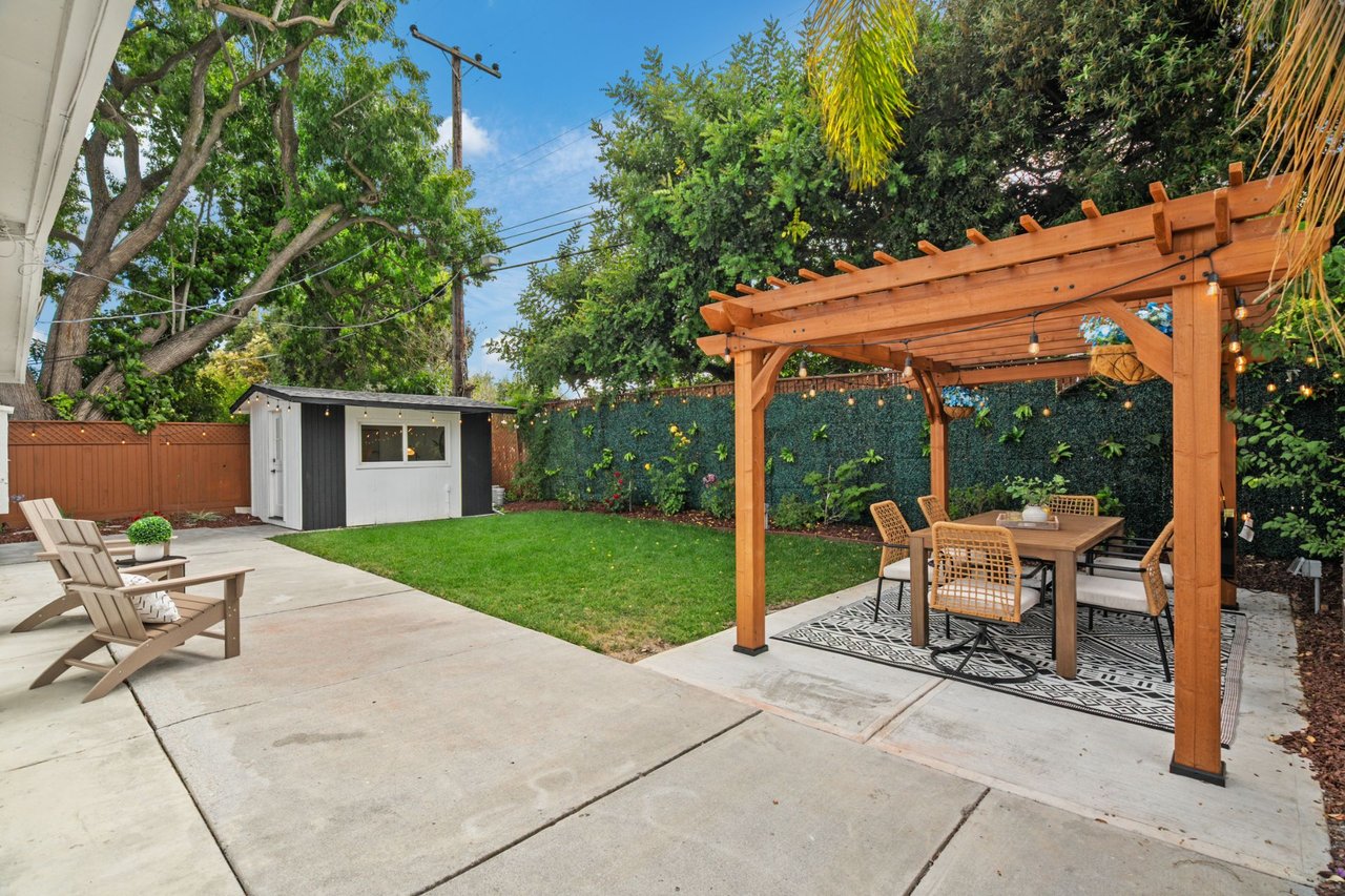 850 Las Palmas Drive