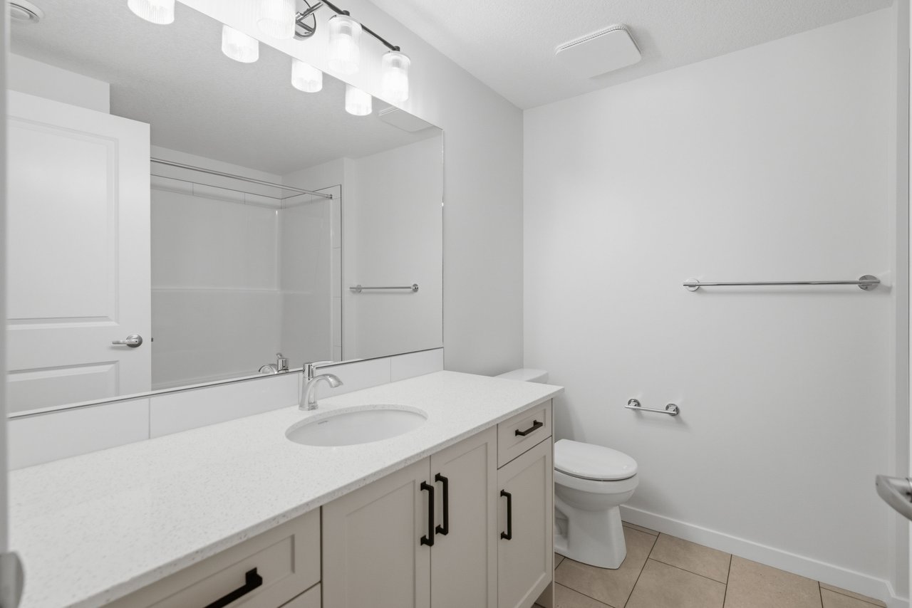 378 Bessborough Drive SW