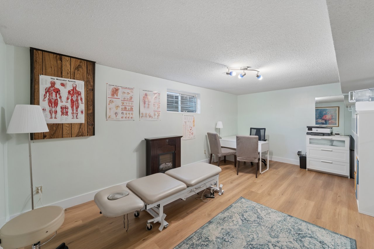 1156 Gloucester Square