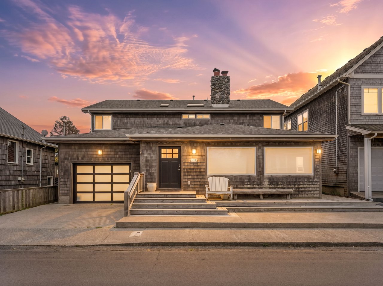 Sold beach-close home at 111 7th Ave in Seaside, Oregon, represented by Meadow Davis of Home + Sea Realty, with ocean views and access to the Prom nearby.