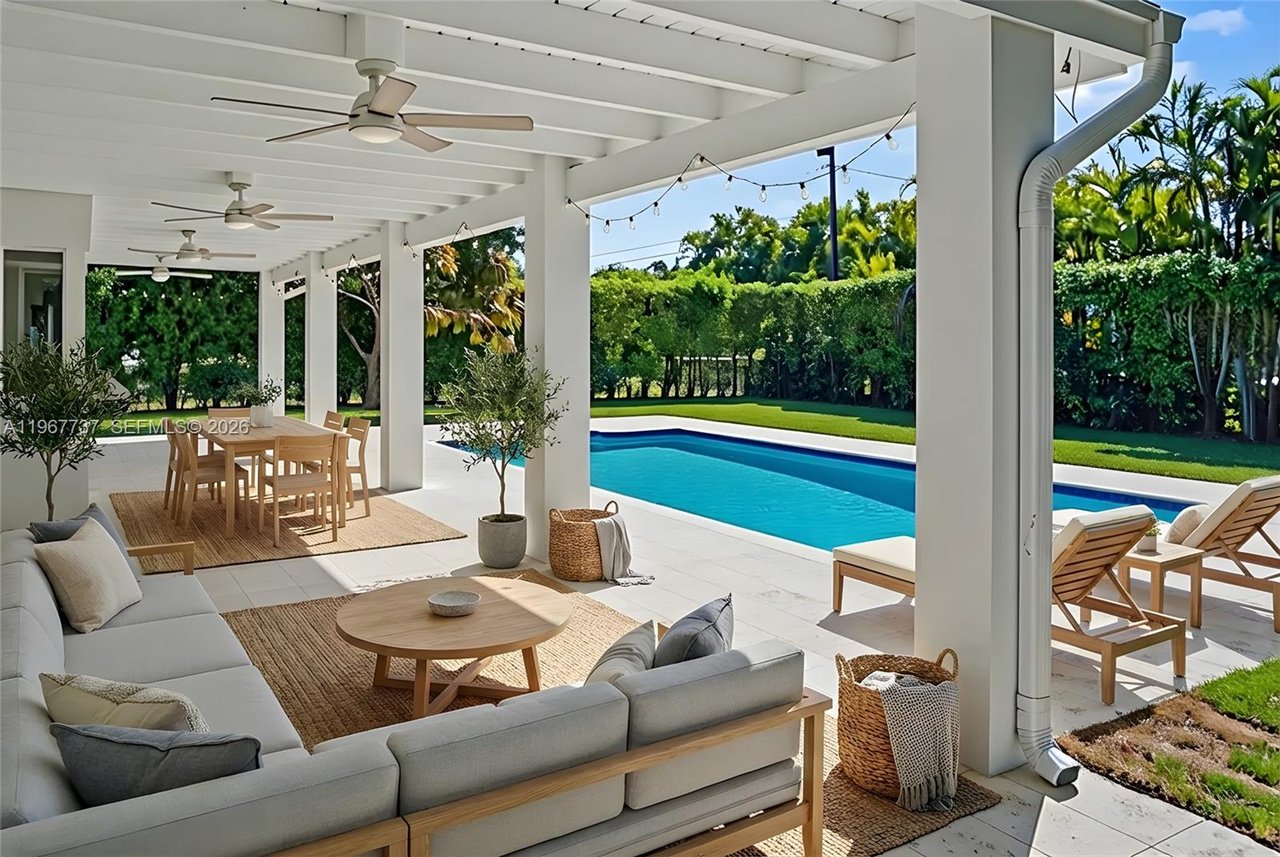 7360-sw-128-street-pinecrest-home-for-sale-backyard