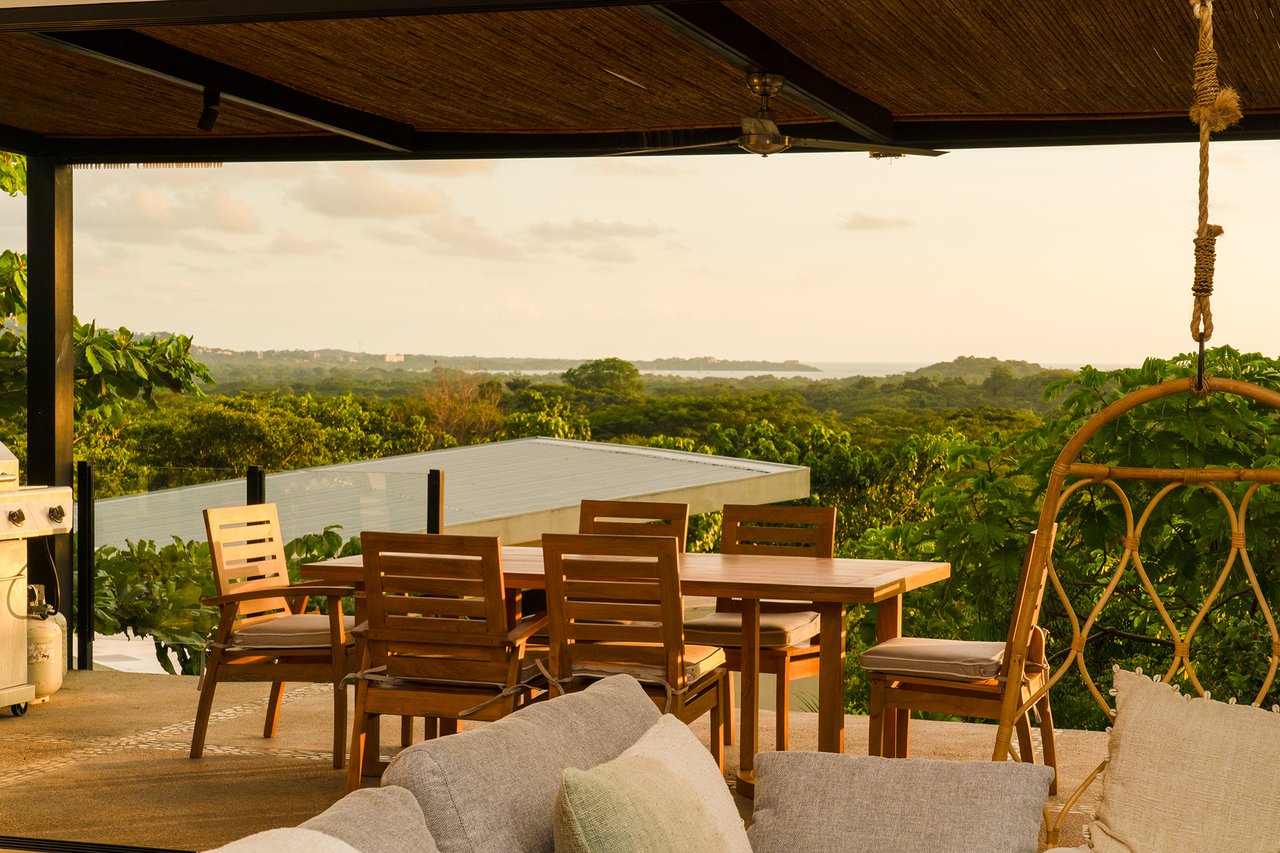 Casa Salinas – 3 beds ocean view home in playa grande