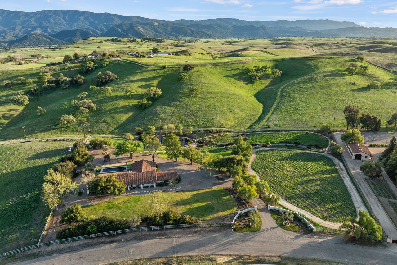 CONTEMPORARY HACIENDA with Privacy, Views, and Quality Craftsmanship