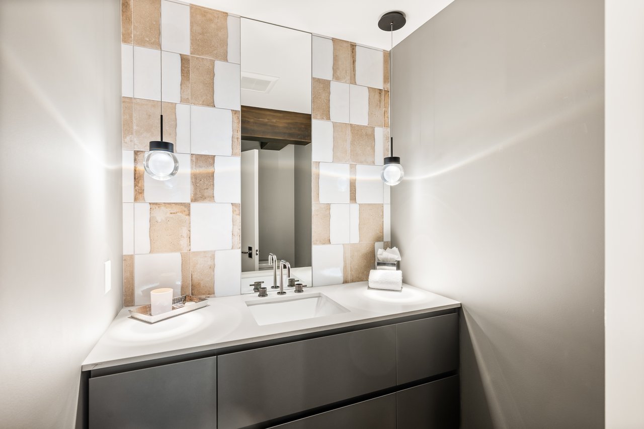 Slopeside Sophistication