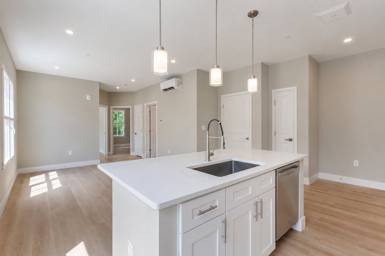 298 Main Street, 2G