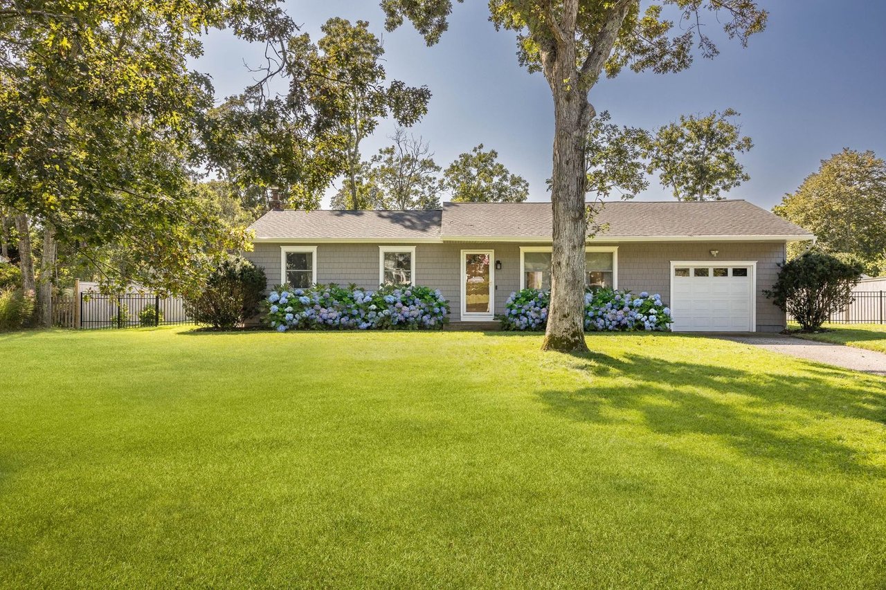 40 Riverdale Dr