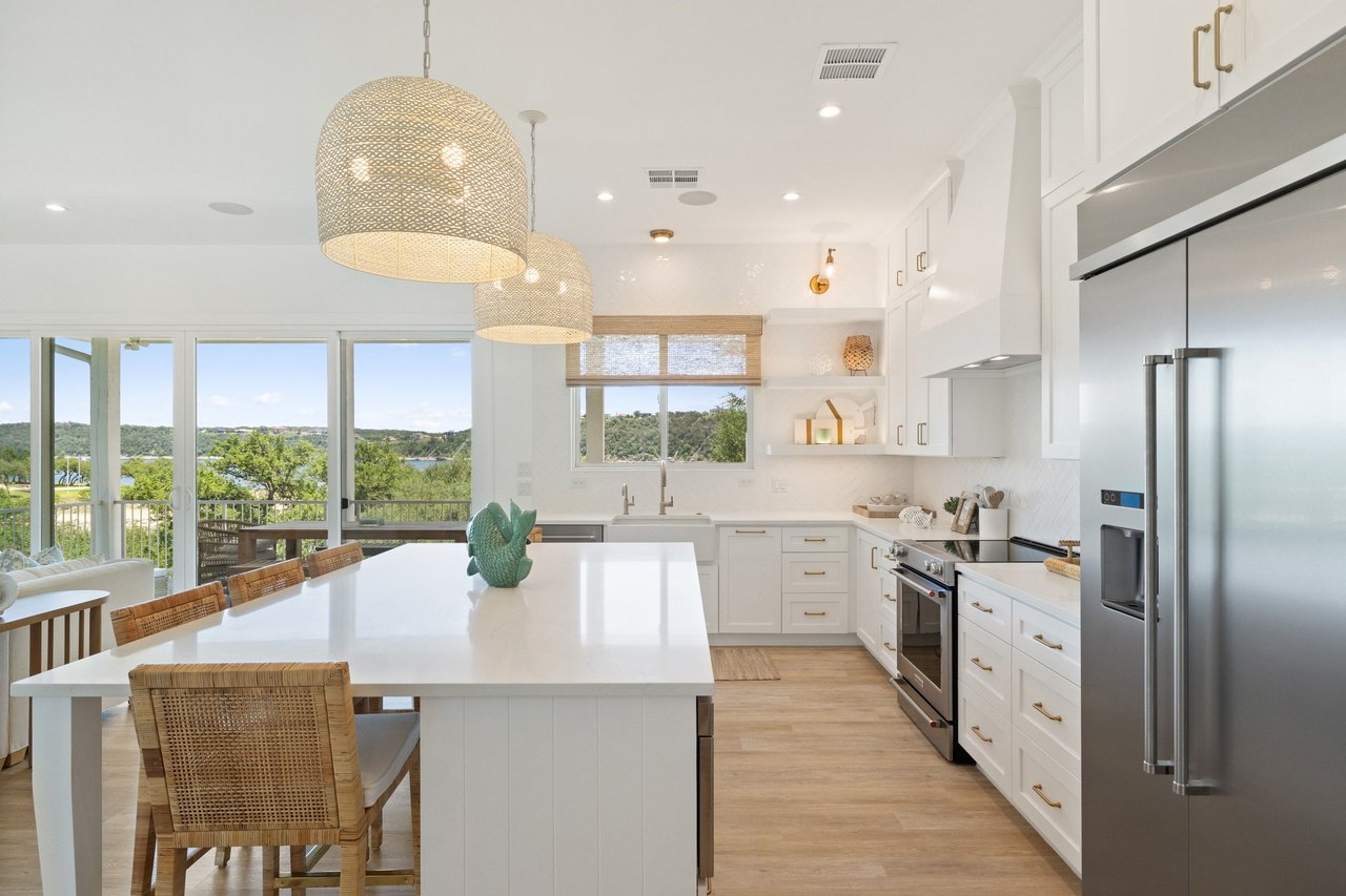 1209 Edgewater Drive
