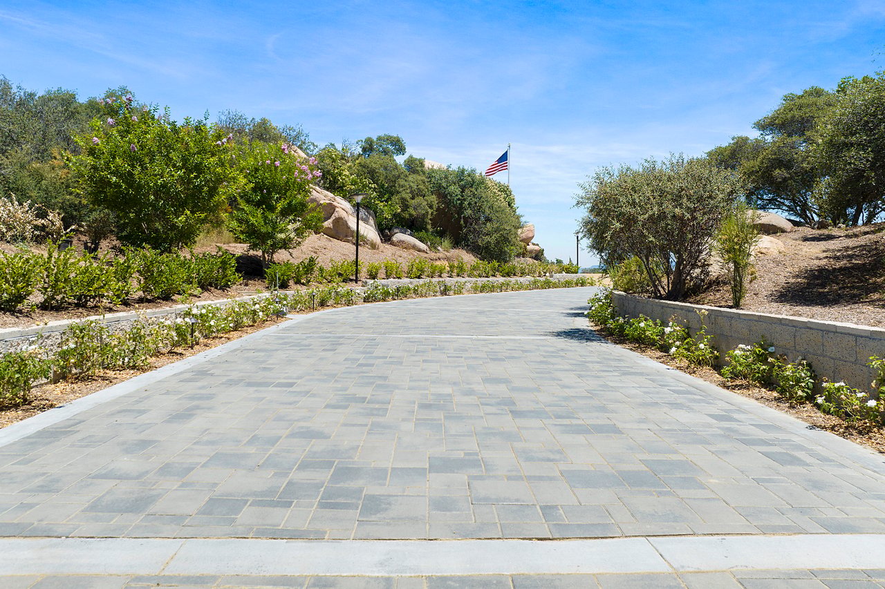 41612 Avenida de Encanto