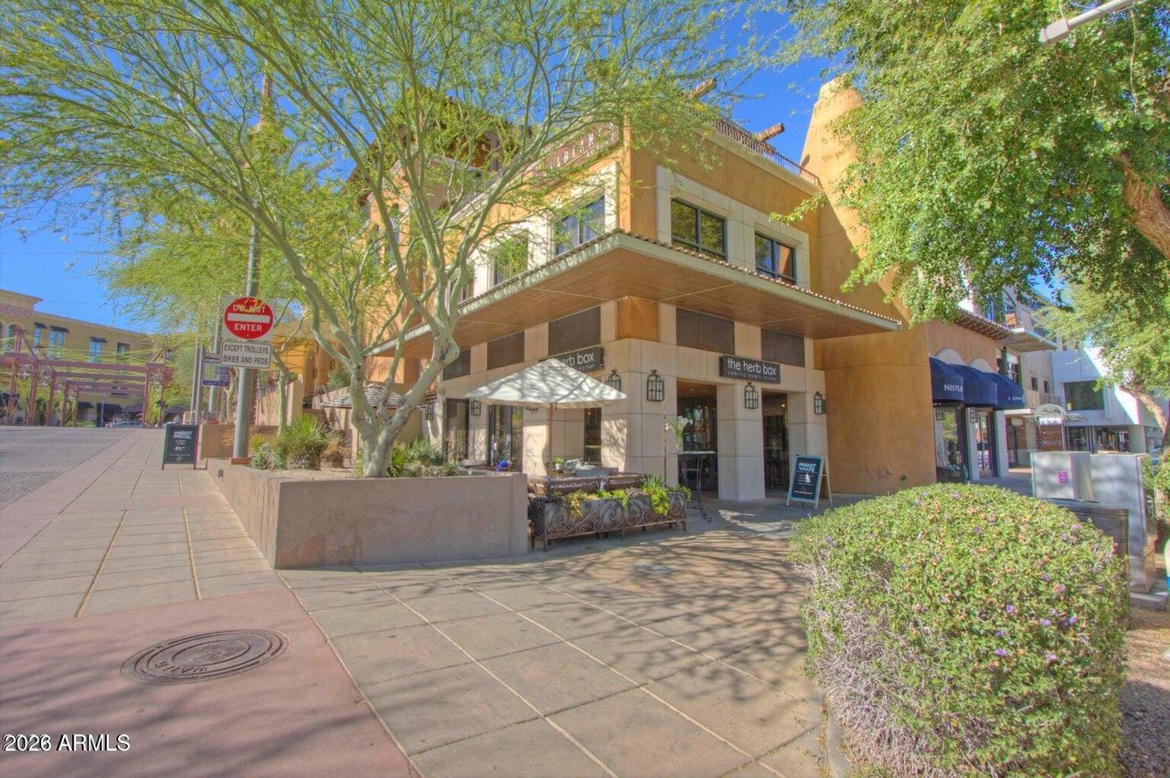 7117 E Rancho Vista Dr, #5001