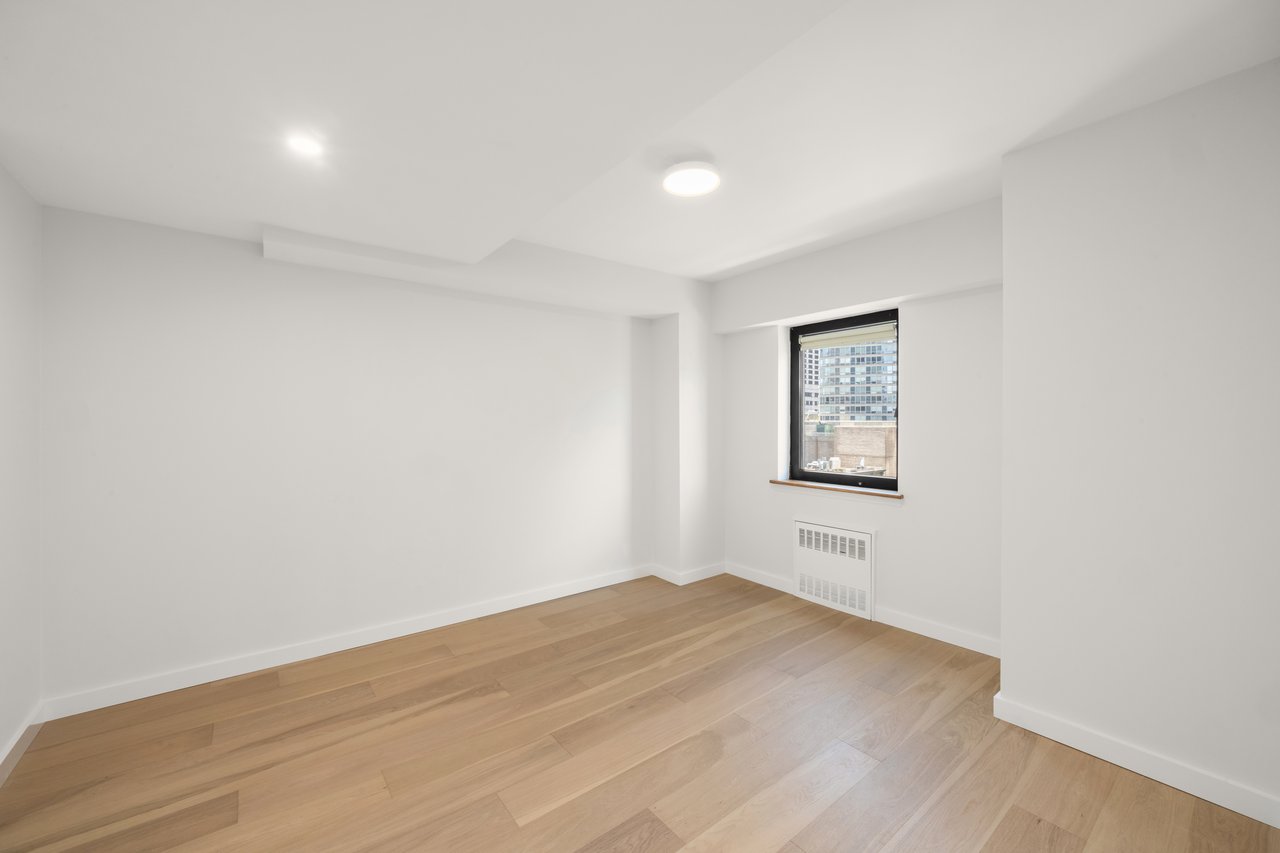 45 West 67th Street, 8H