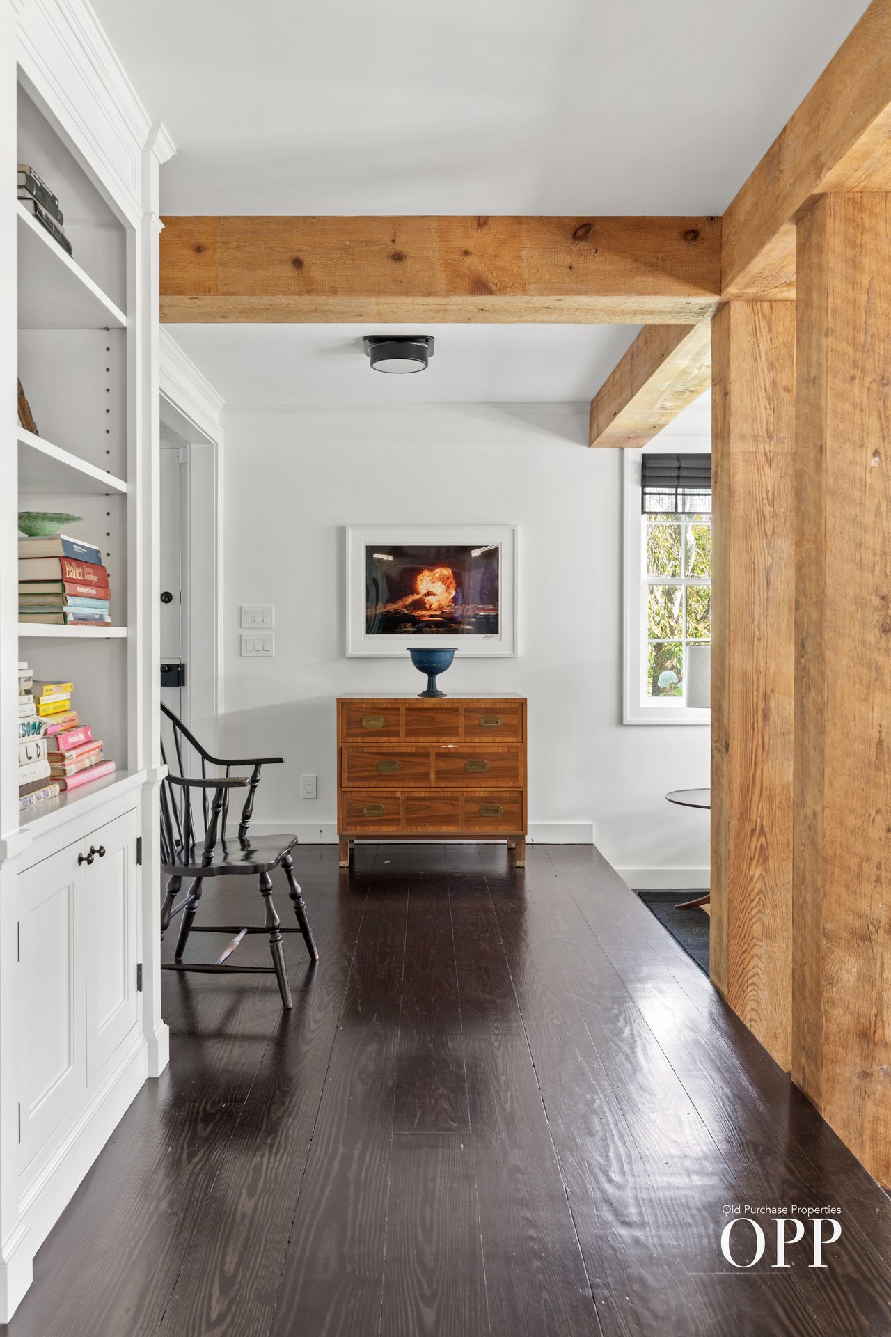 A REFINED BELLPORT RETREAT