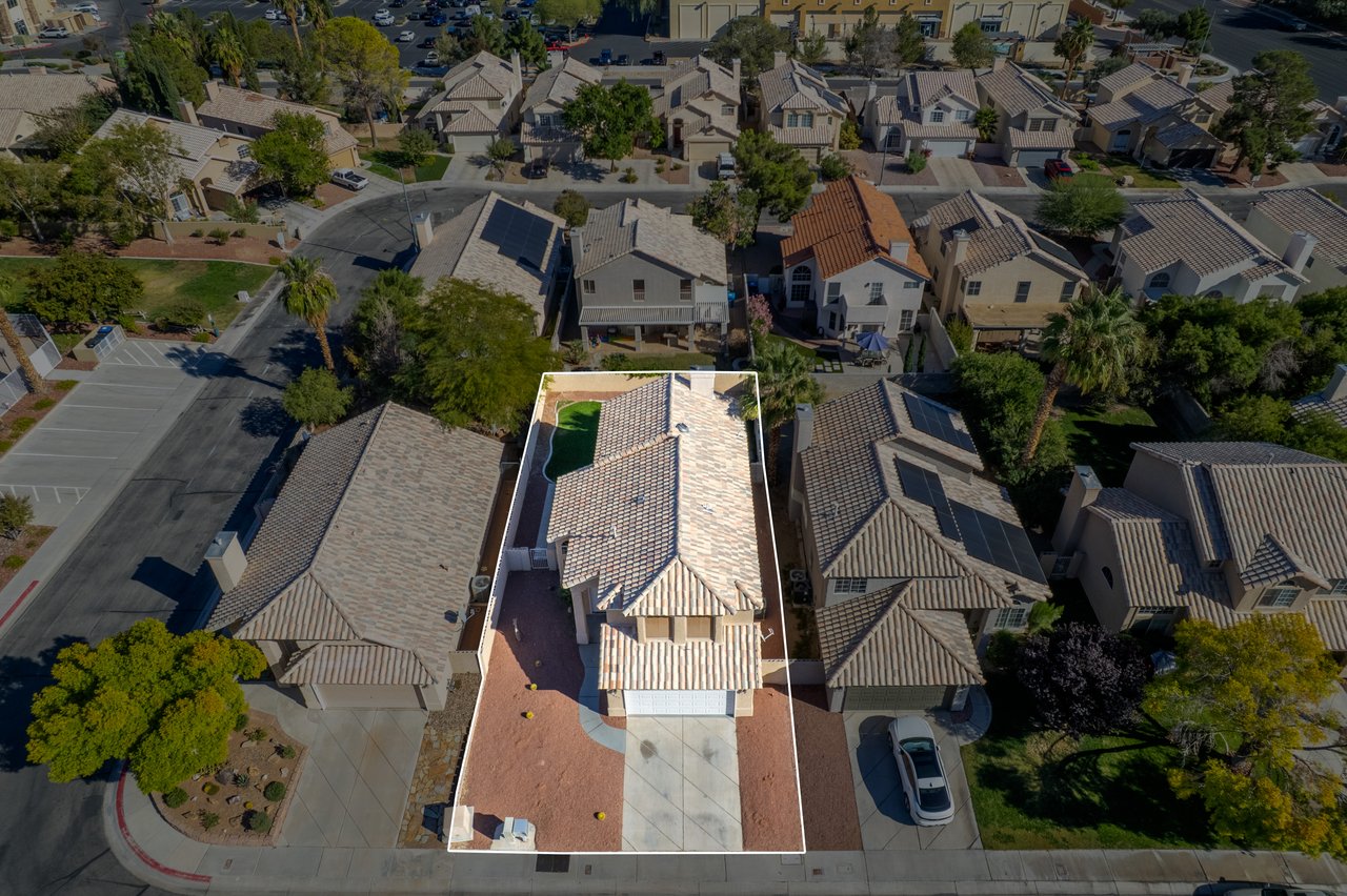 5620 Desert Creek Way