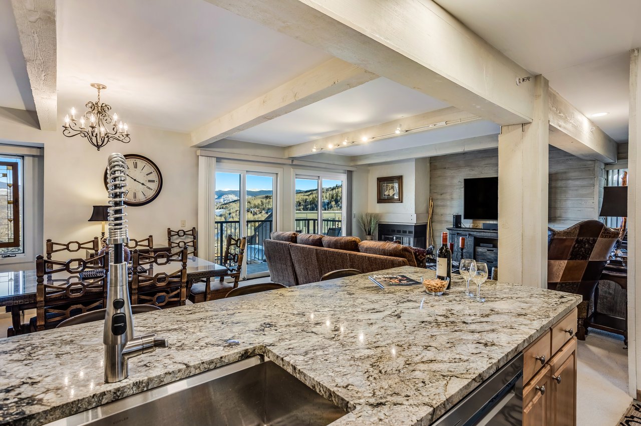 Modern Elegance Meets Mountain Comfort