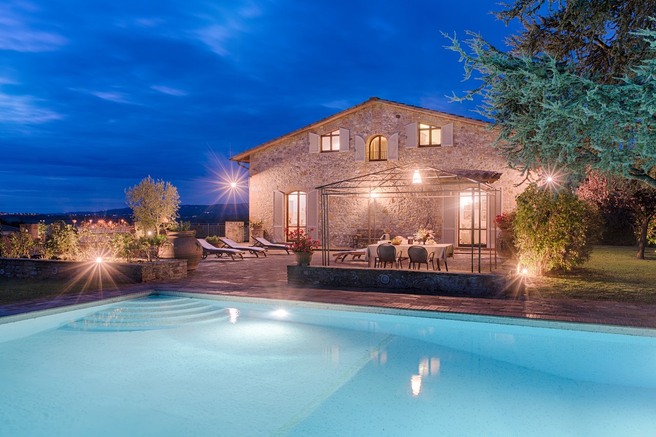 Tuscan Villa With Panoramic Country Views