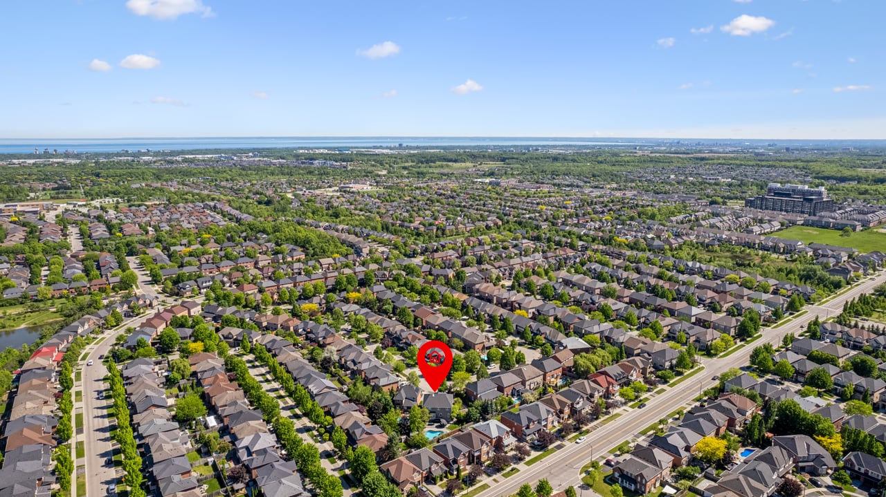 2283 Briargrove Circle, Oakville, ON
