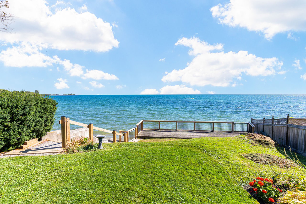 407 Lake Promenade