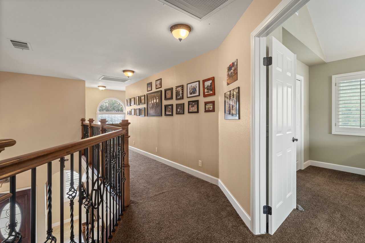 38405 Avenida La Cresta