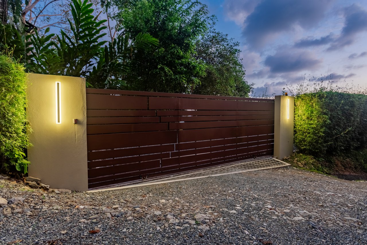 CasaPor Fin,Where the Rainforest Meets the Sea - Oceanview Luxury Estate