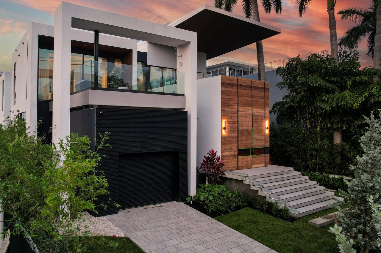 February 2025 | Sabal Development, led by Pascal Nicolai, Finalizes $20.6 Million Sale of Exquisite Venetian Island Estate