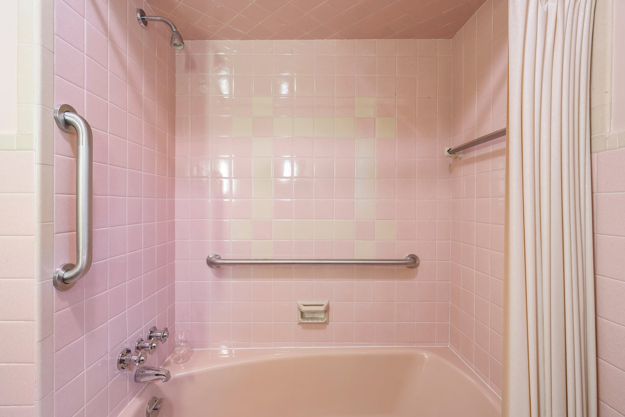 2186 Polk Valley Road