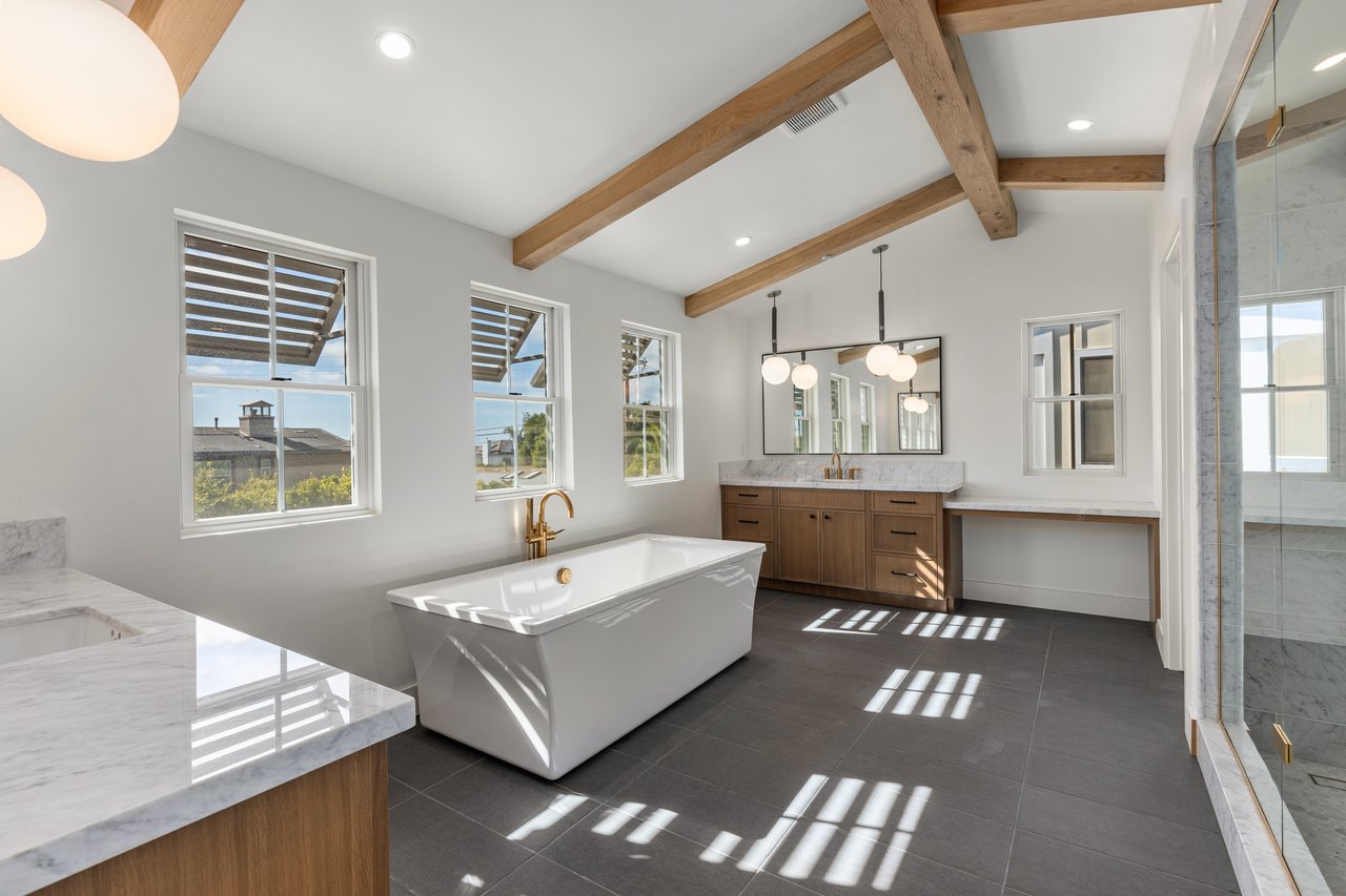 New construction home for sale in Ocean Knoll, Encinitas, California represented by Neda Nourani & Associates