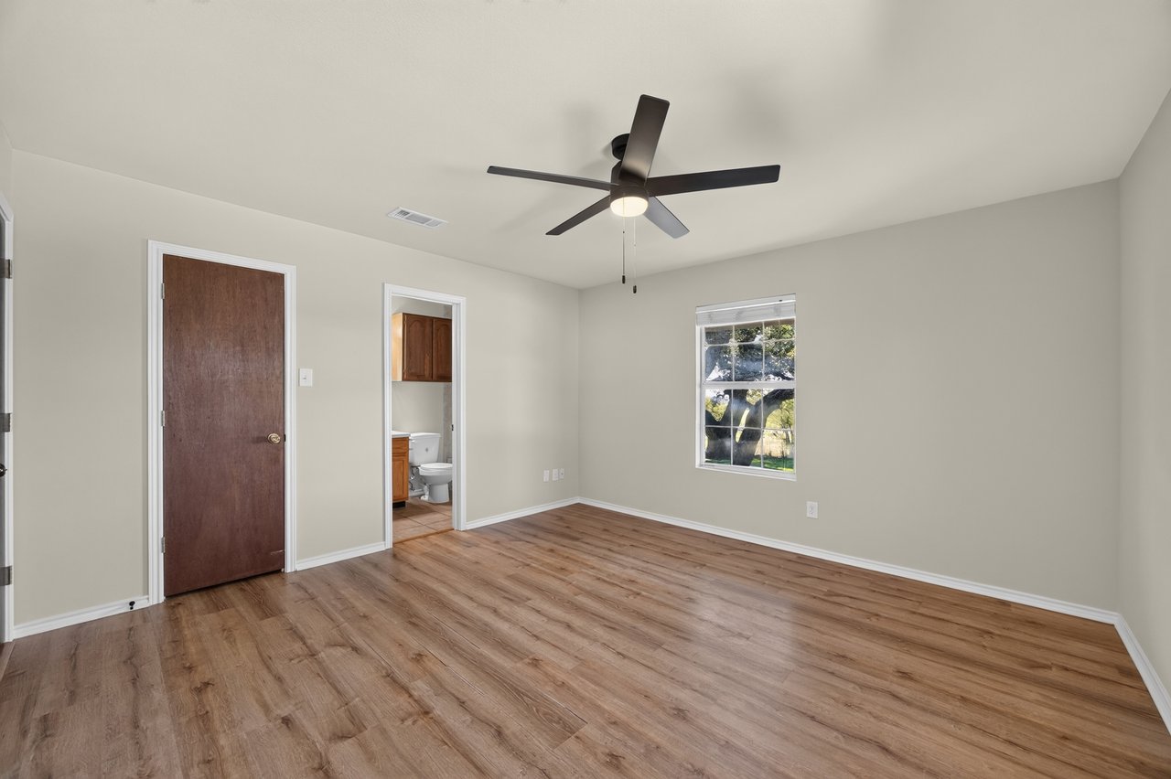 277 Private Road 1611