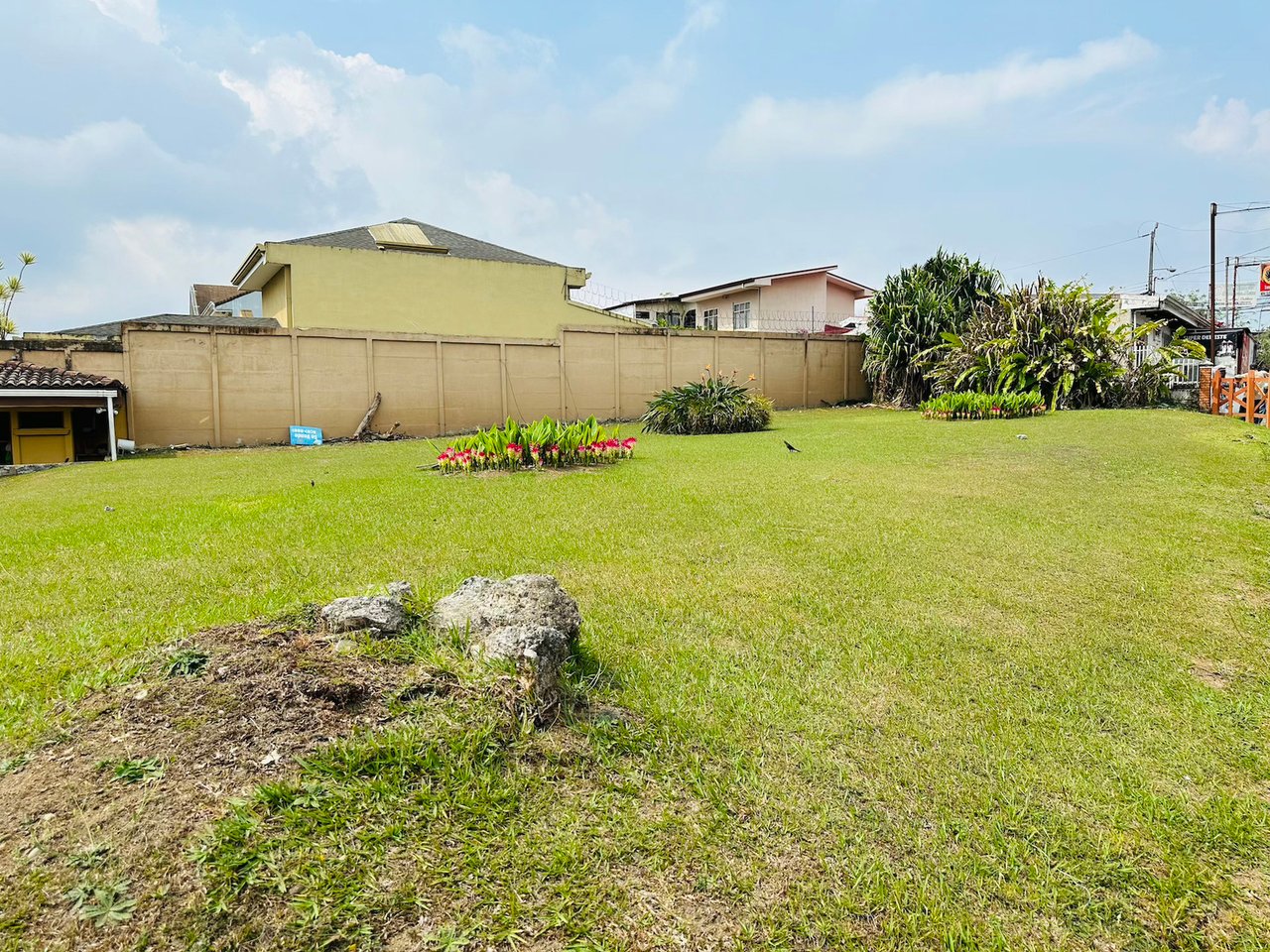 Flat Residential Building Parcel, Curridabat, San Jose