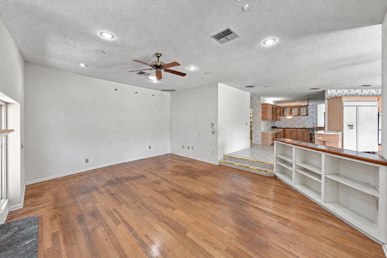 18728 LAKE IOLA RD